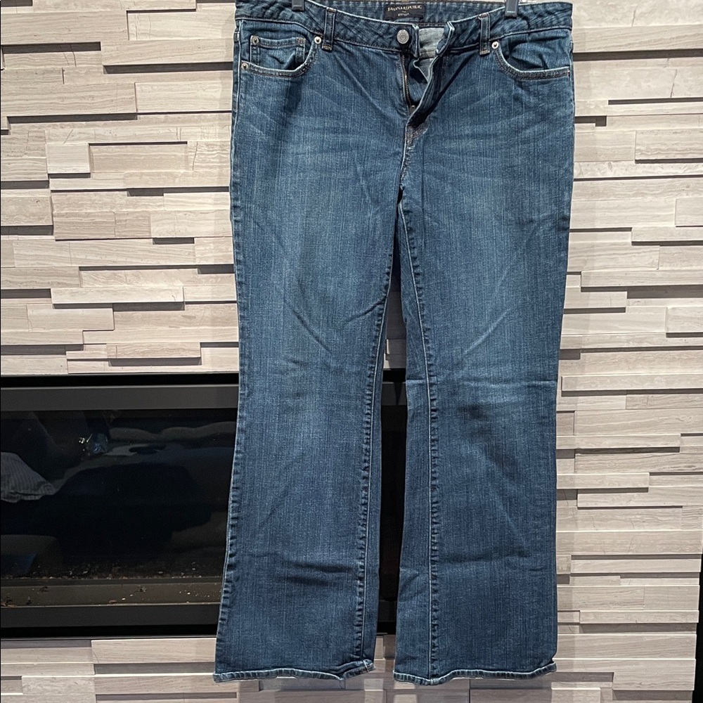 Banana Republic Classic Blue Bootcut Women's Jeans size 32/14R new without tags